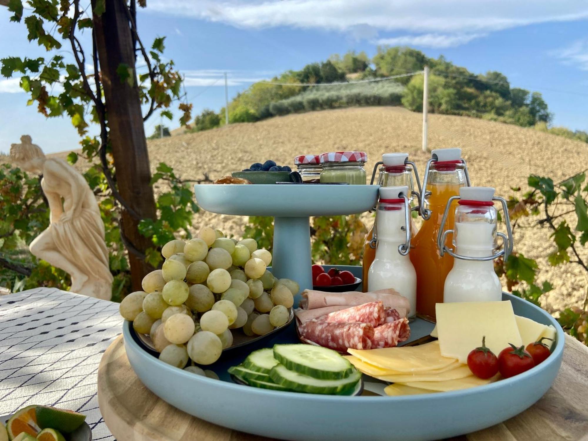 Bed And Adventure Tramontana Resort - Casetta & Wellness Castilenti Exterior foto