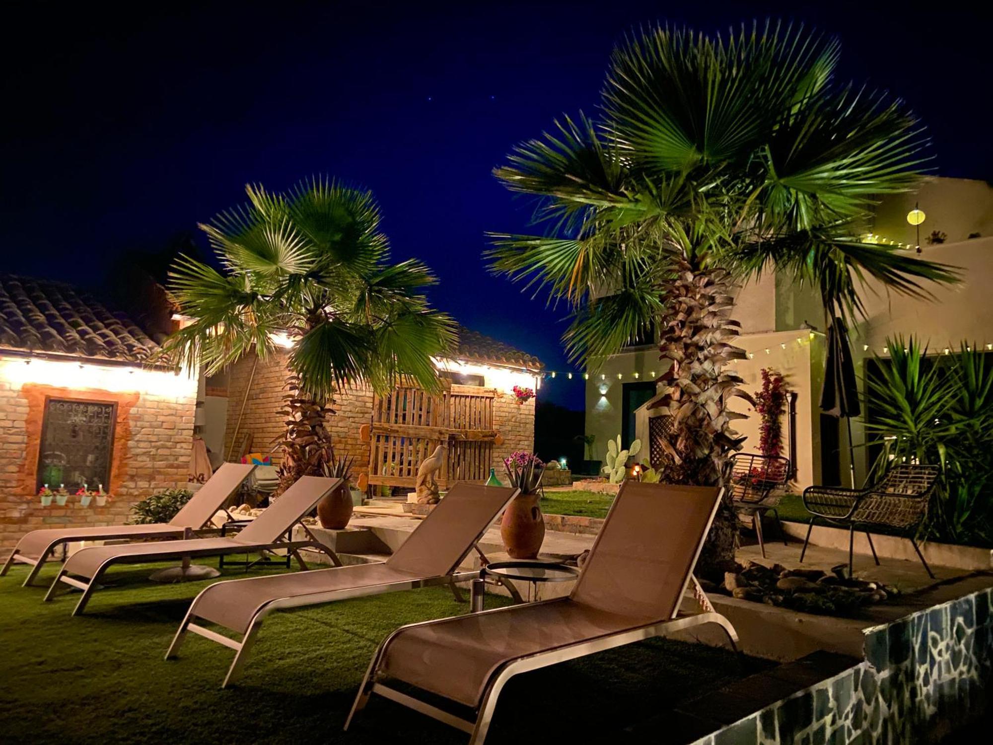 Bed And Adventure Tramontana Resort - Casetta & Wellness Castilenti Exterior foto